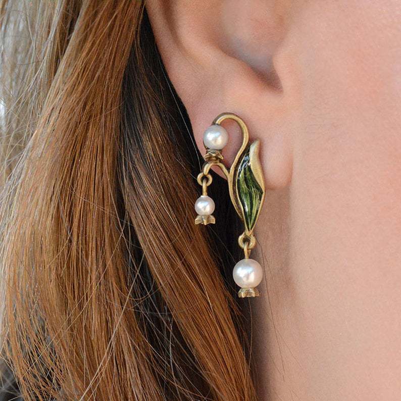Elegant Enamel Green Leaves Pearl Tassel Eardrops Women